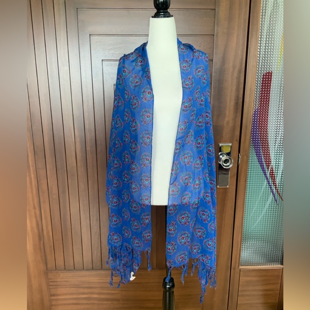 AERIE Scarf, Large 28"x76", Multi-use, NWOT